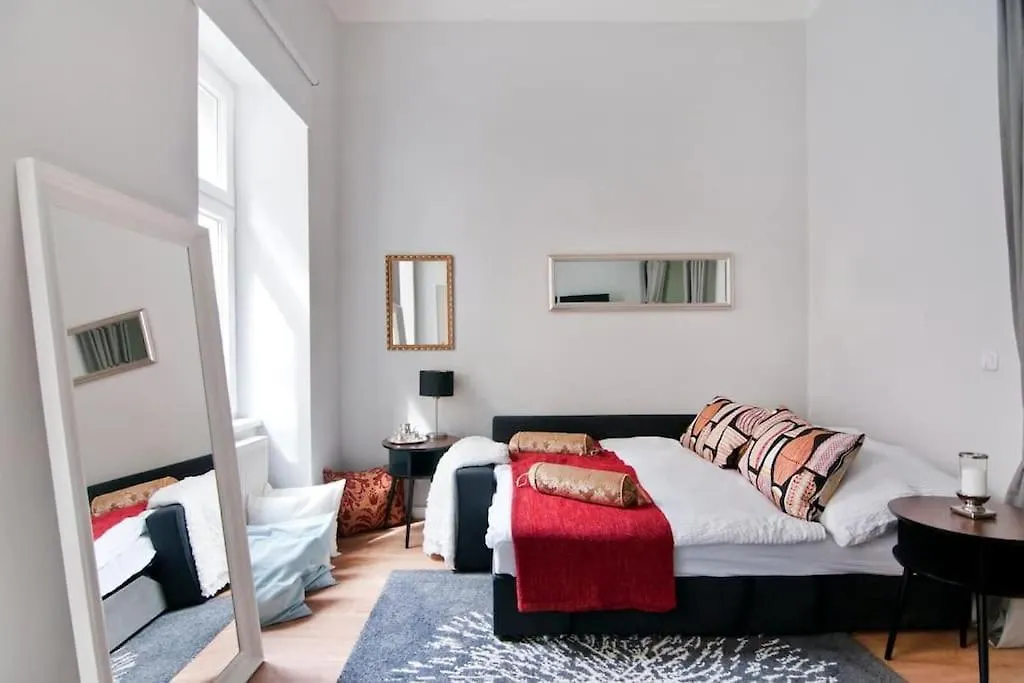 Apartment Relocation Or Expats, Only Long Term Stay! 2 Min To U4 Rossauer Laende Vienna