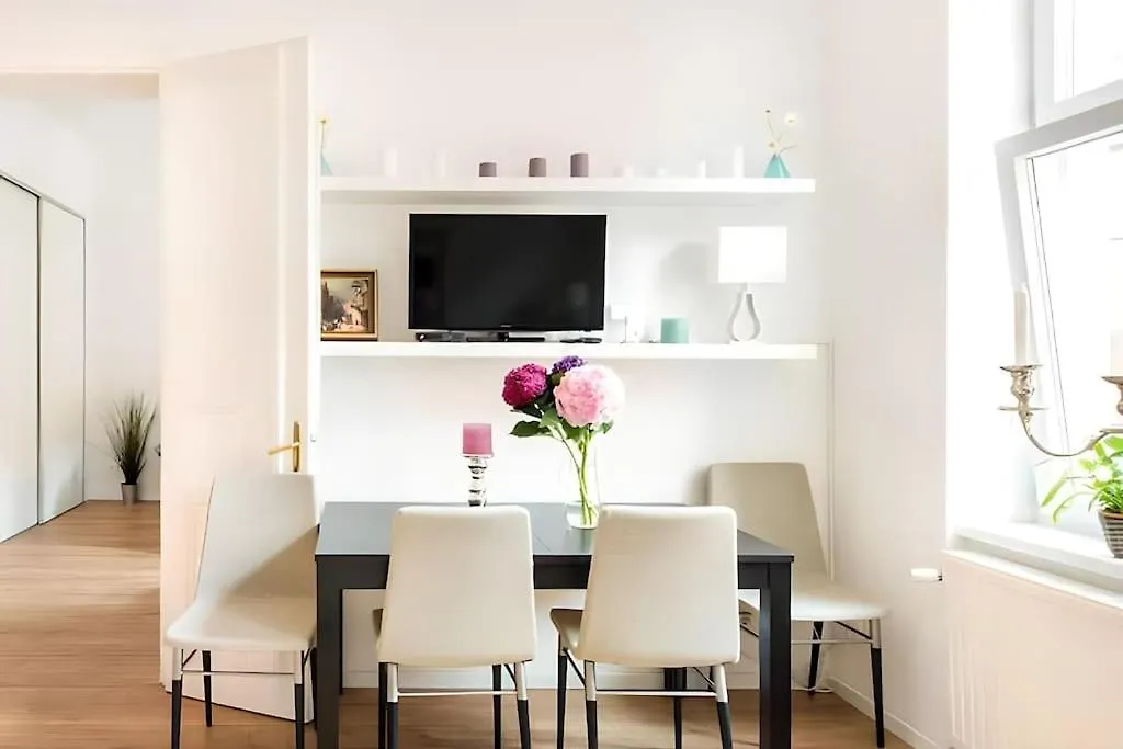 Apartment Relocation Or Expats, Only Long Term Stay! 2 Min To U4 Rossauer Laende Vienna