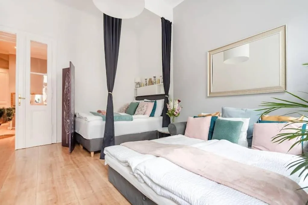 Relocation Or Expats, Only Long Term Stay! 2 Min To U4 Rossauer Laende Vienna 0*,  Austria