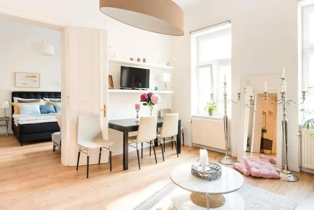 Apartment Relocation Or Expats, Only Long Term Stay! 2 Min To U4 Rossauer Laende Vienna Austria