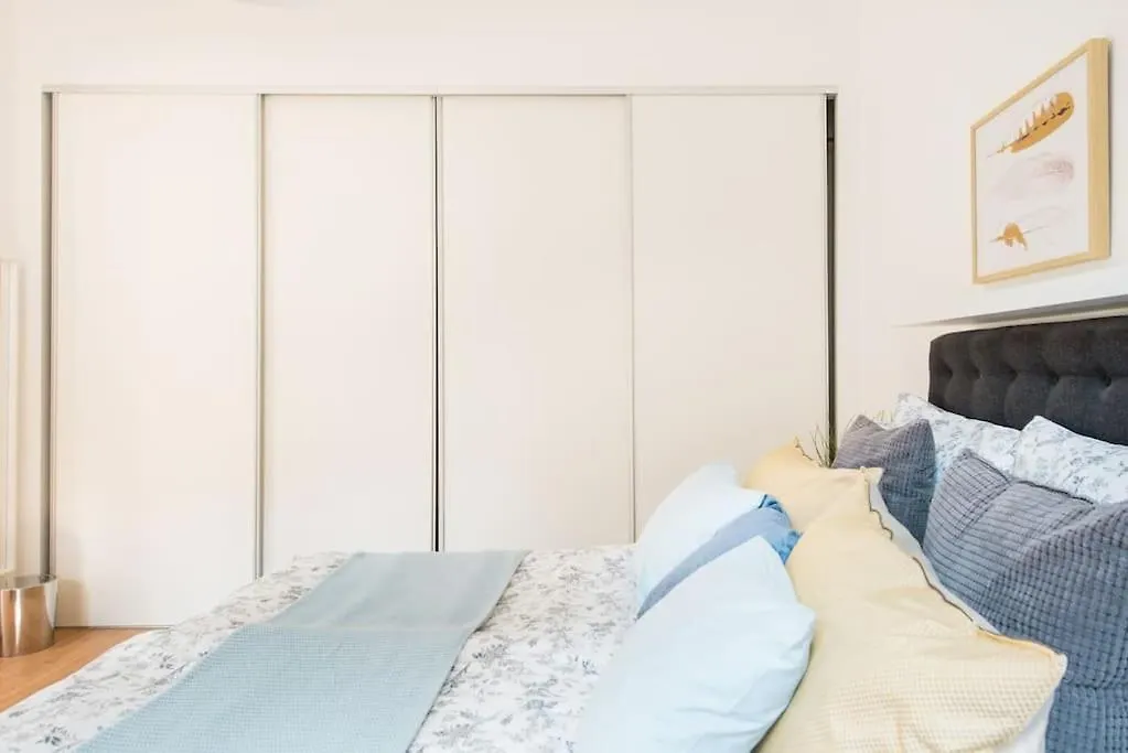 Apartment Relocation Or Expats, Only Long Term Stay! 2 Min To U4 Rossauer Laende Vienna