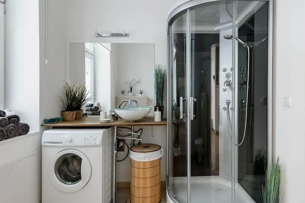 Relocation Or Expats, Only Long Term Stay! 2 Min To U4 Rossauer Laende Vienna Apartment