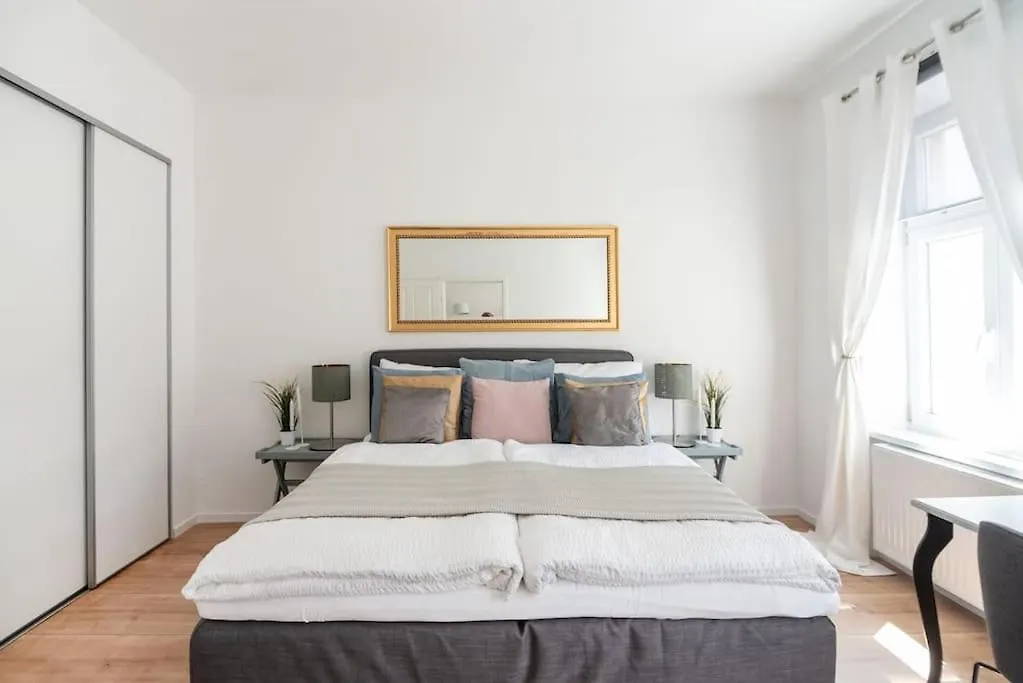 Apartment Relocation Or Expats, Only Long Term Stay! 2 Min To U4 Rossauer Laende Vienna Austria