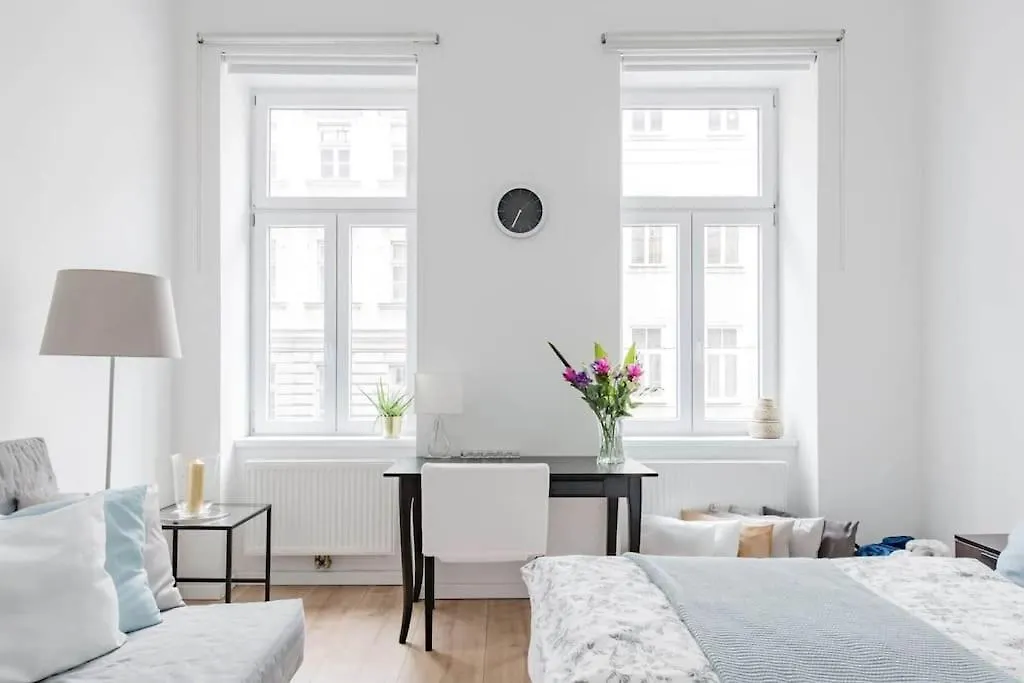 Relocation Or Expats, Only Long Term Stay! 2 Min To U4 Rossauer Laende Vienna