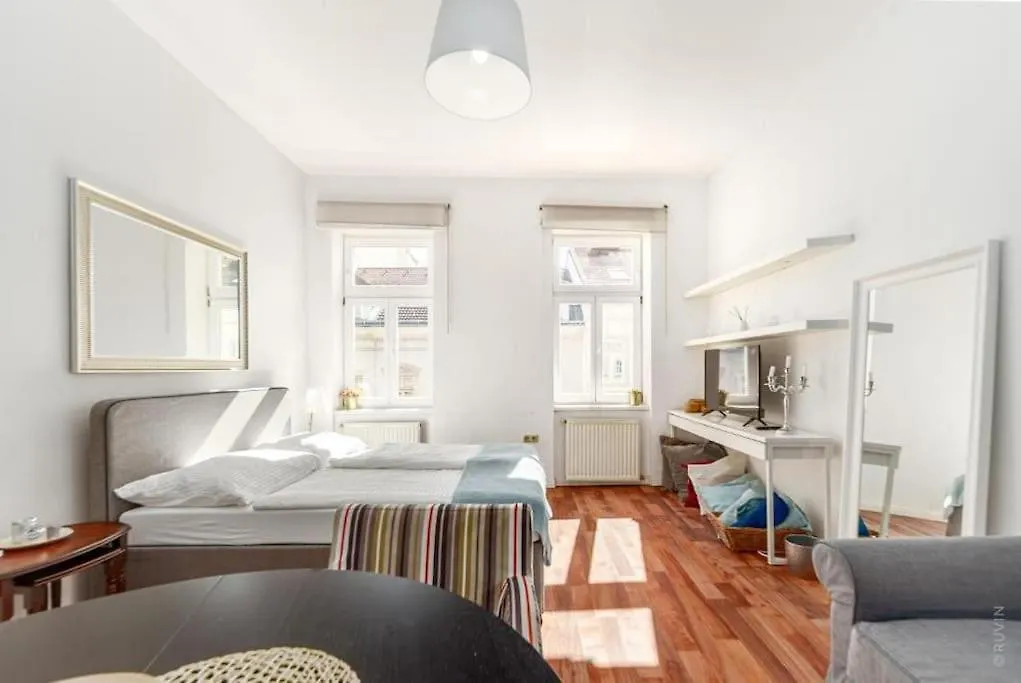 Relocation Or Expats, Only Long Term Stay! 2 Min To U4 Rossauer Laende Vienna Apartment